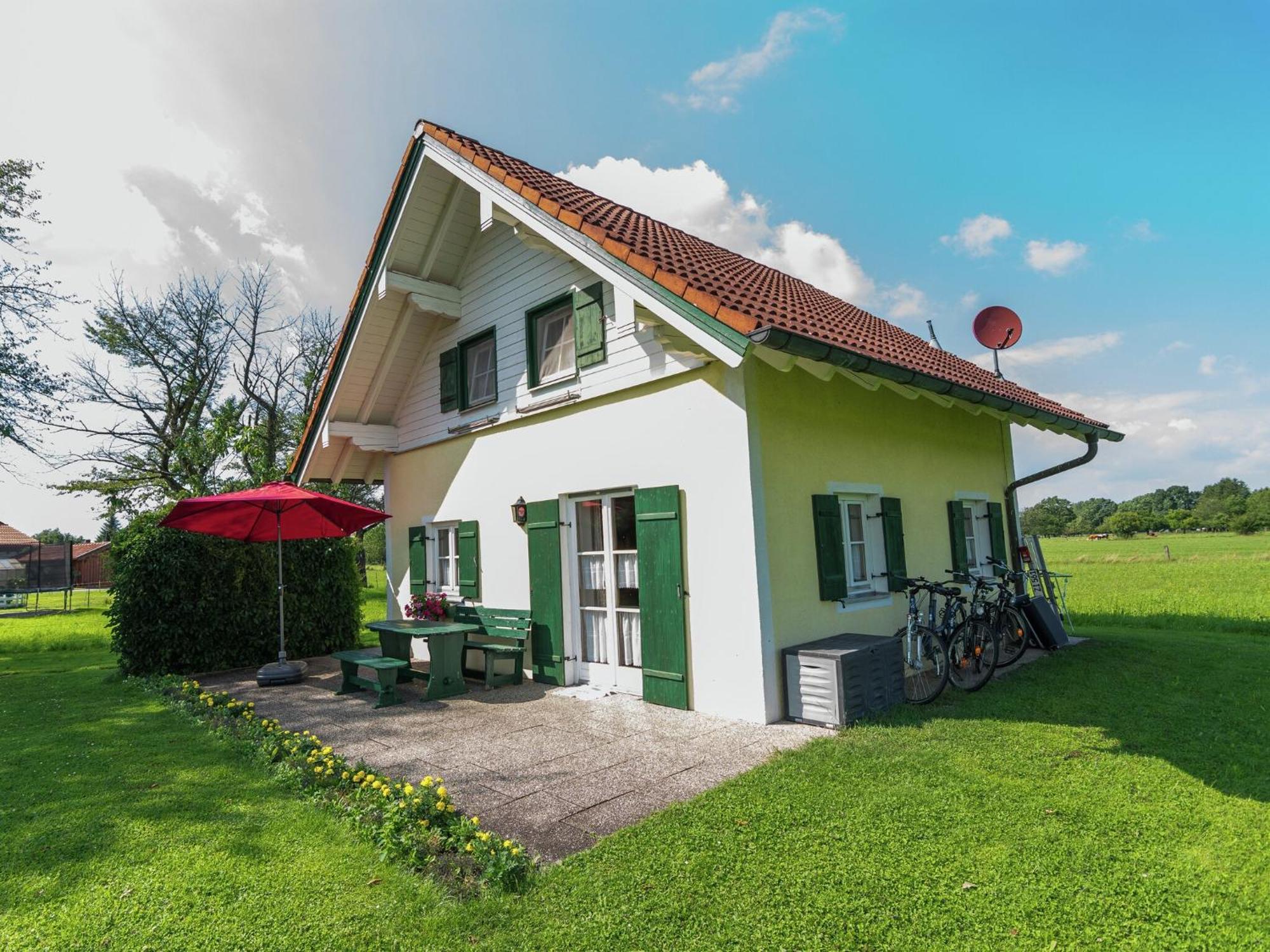 Alluring Holiday Home In Ubersee With Whirlpool Eksteriør billede