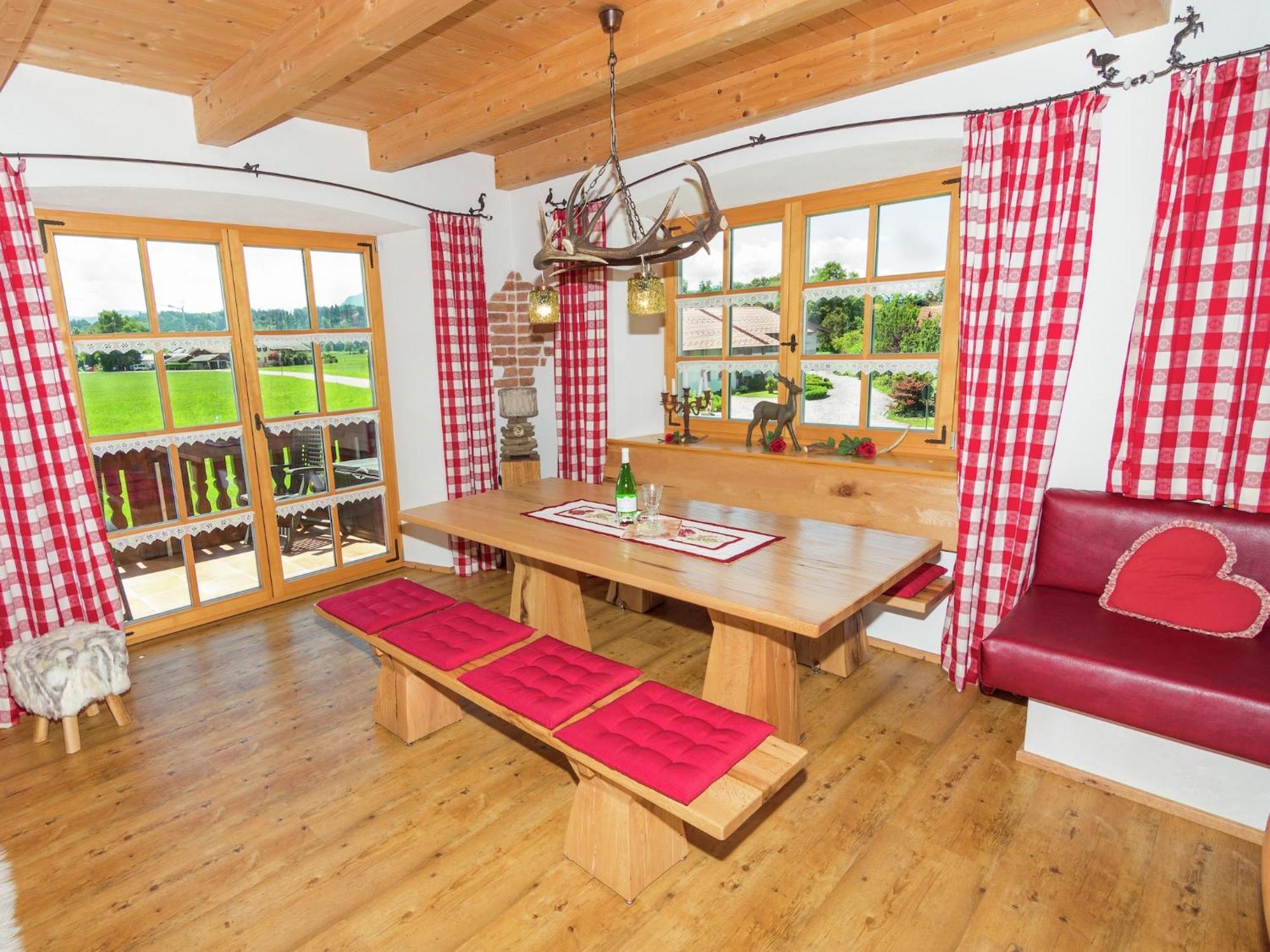 Alluring Holiday Home In Ubersee With Whirlpool Eksteriør billede