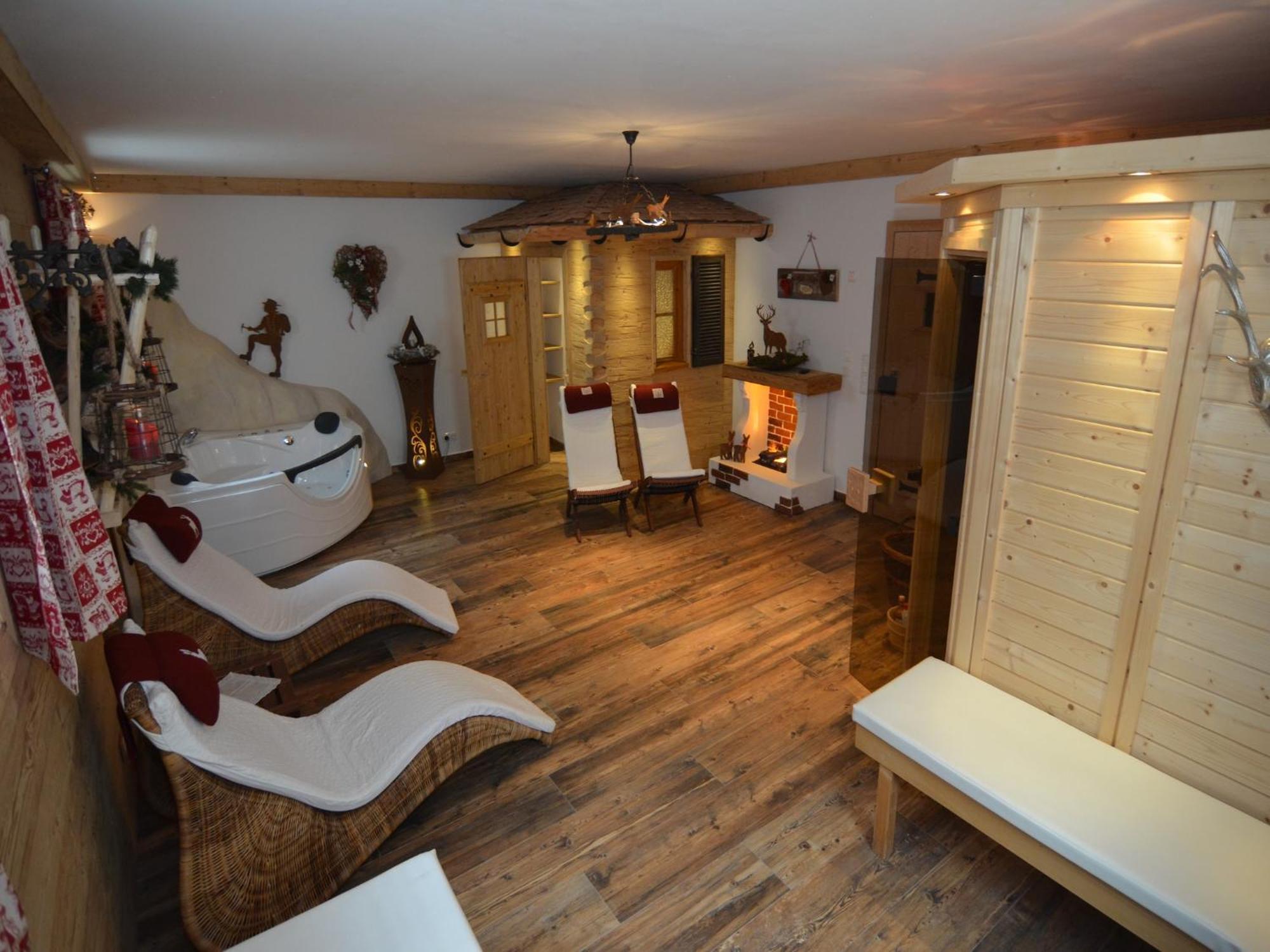 Alluring Holiday Home In Ubersee With Whirlpool Eksteriør billede
