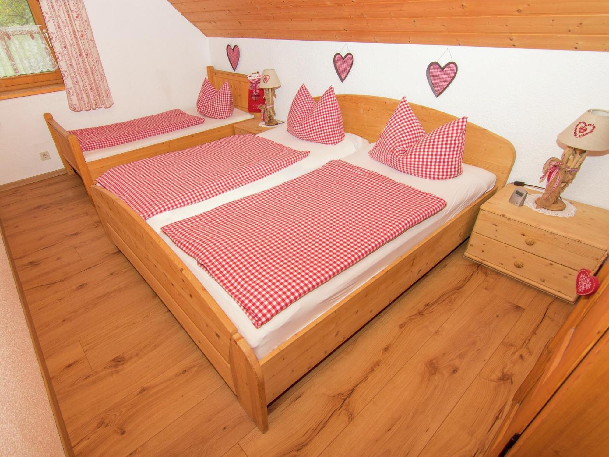 Alluring Holiday Home In Ubersee With Whirlpool Eksteriør billede