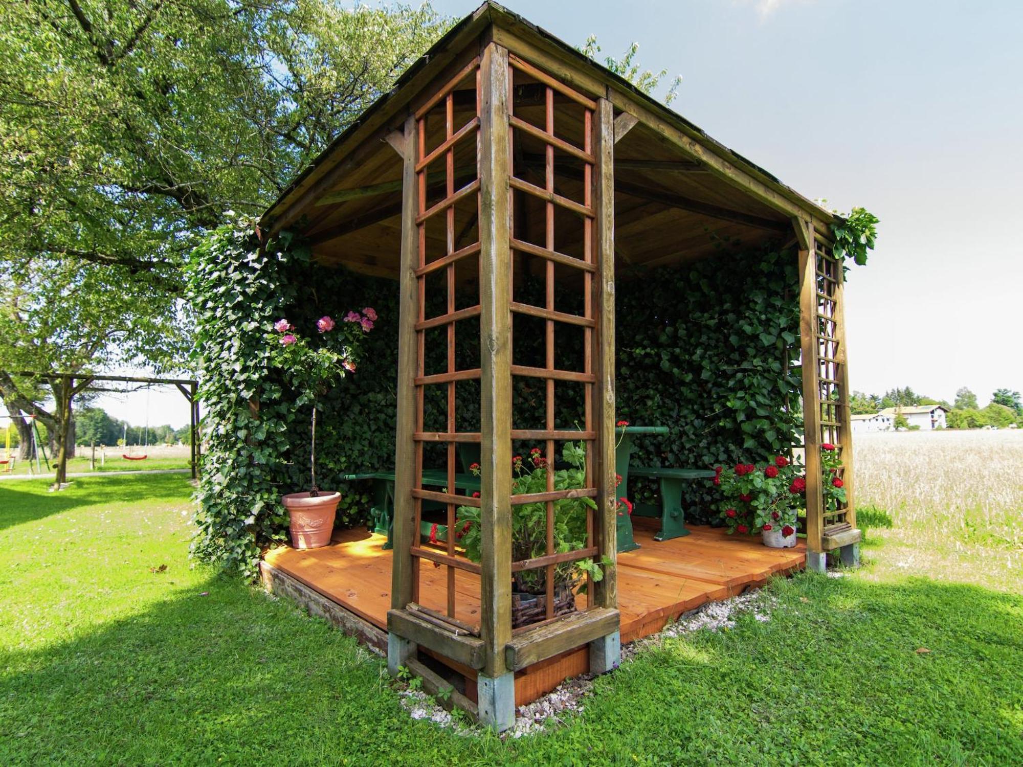 Alluring Holiday Home In Ubersee With Whirlpool Eksteriør billede