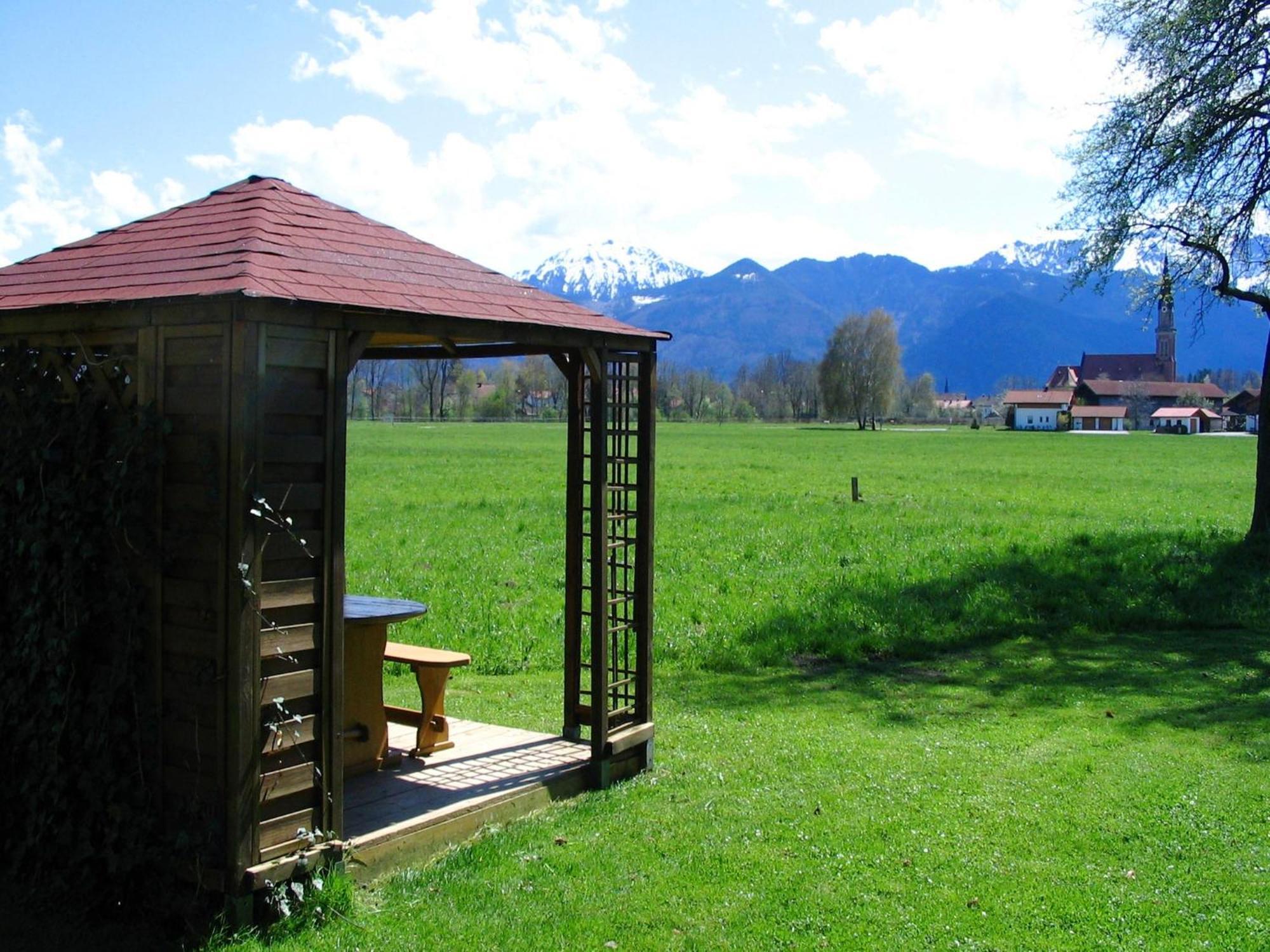 Alluring Holiday Home In Ubersee With Whirlpool Eksteriør billede