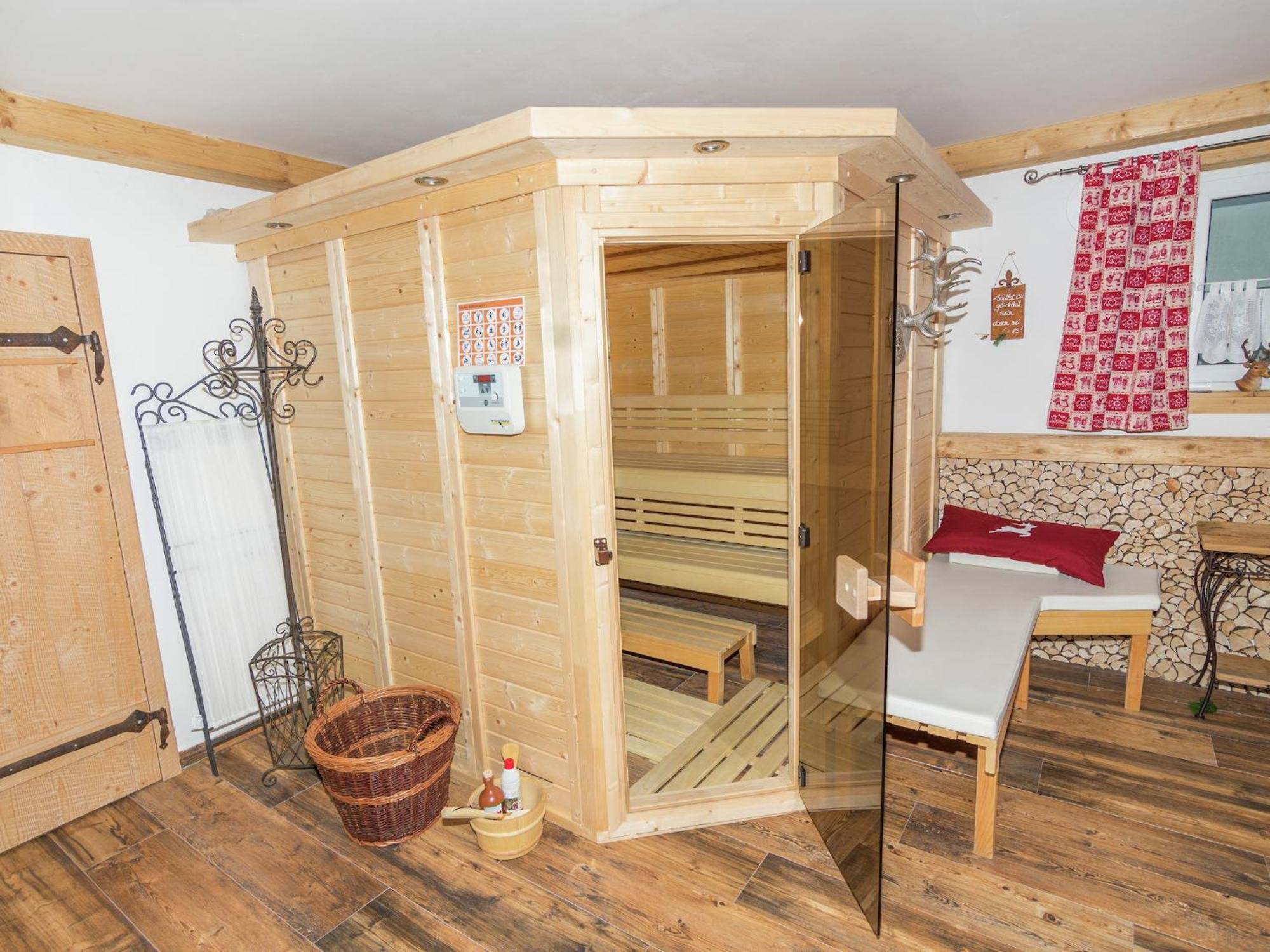 Alluring Holiday Home In Ubersee With Whirlpool Eksteriør billede